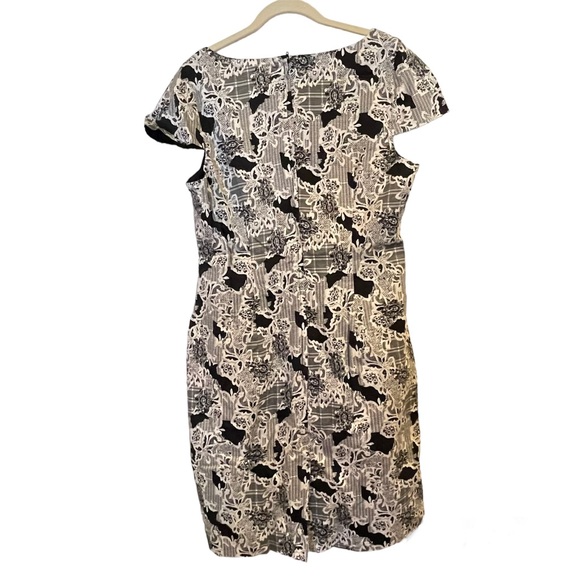 ModCloth Across the Boardroom sheath dress ruched black white graphic print 1X - Picture 2 of 9